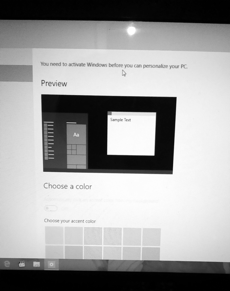 SOLVED So, I want to change the wallpaper on my laptop, but I can't